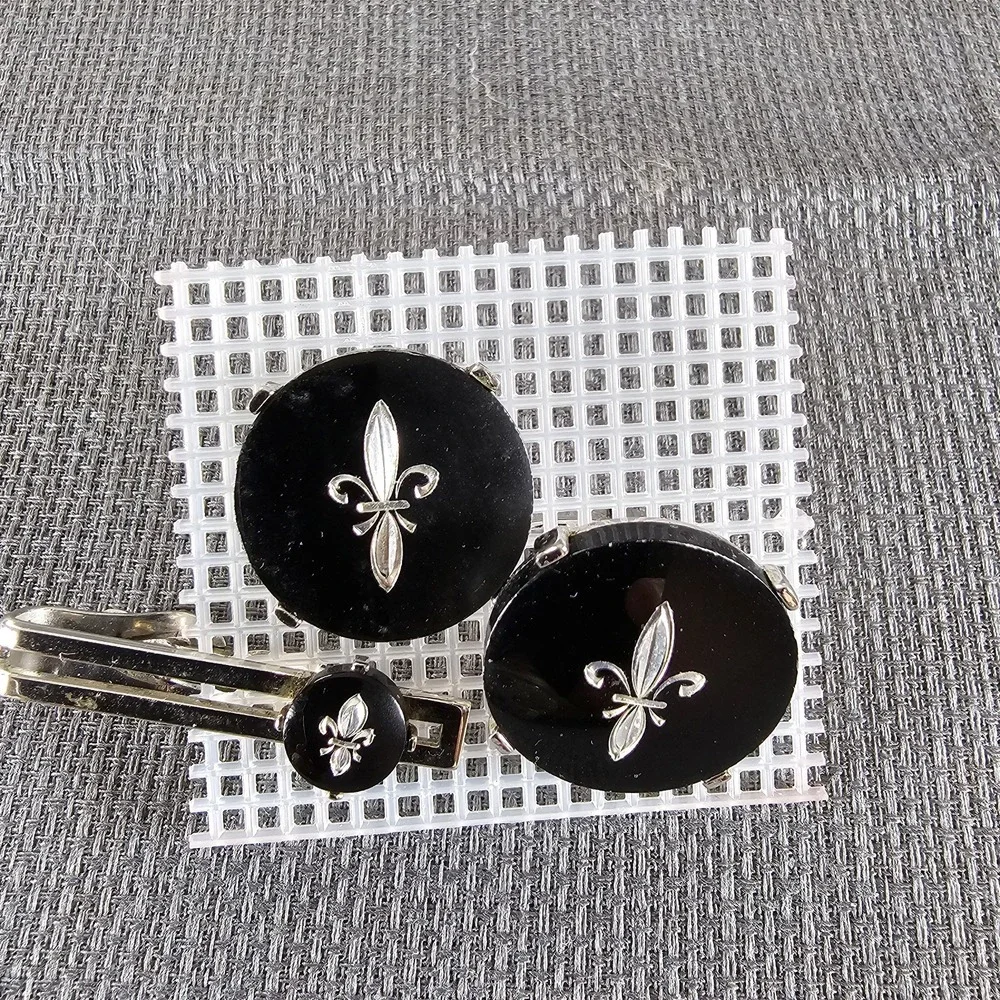 Vintage Fleur De Lis Cufflinks And Matching Neck Tie Clip In Great Shape